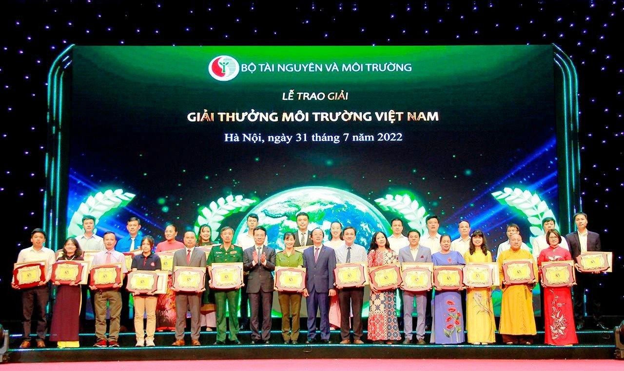 Ban tổ chức trao giải Môi trường Việt Nam